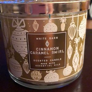 Bath & Body Works Candle Cinnamon Caramel Swirl